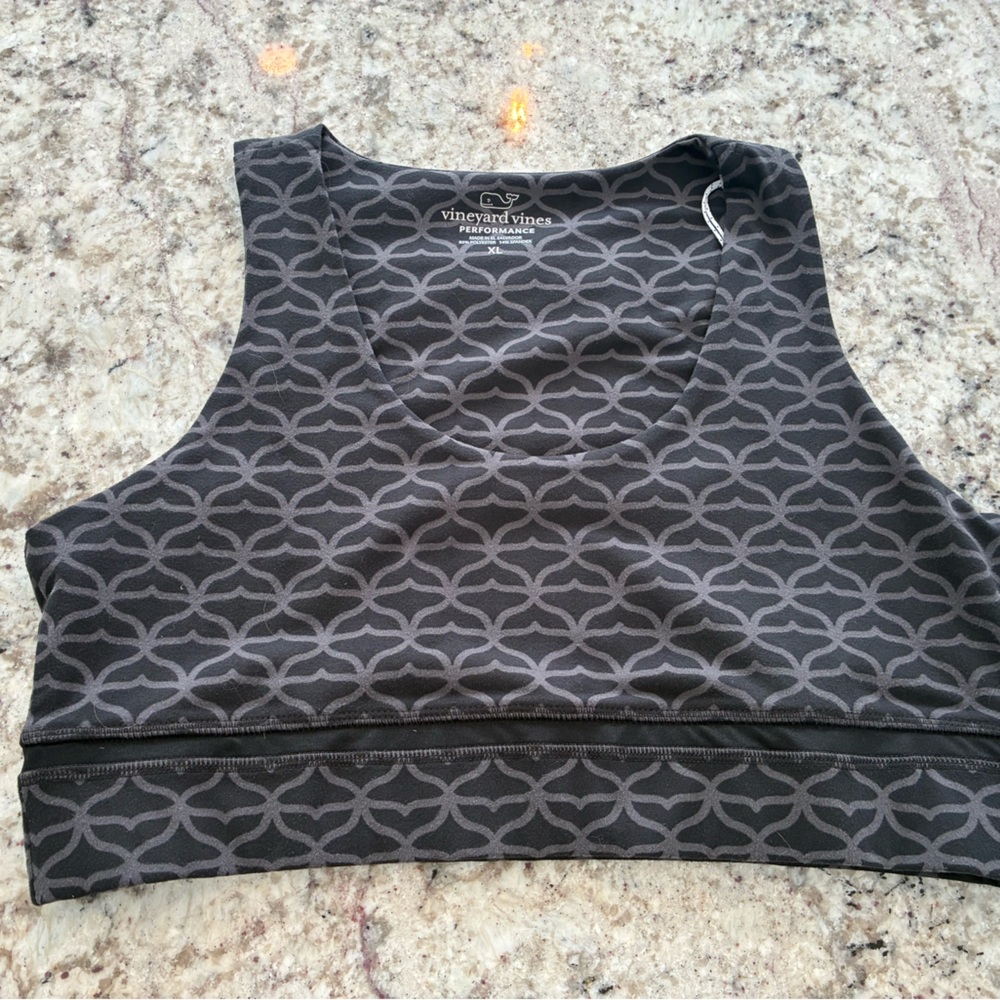 new Vineyard Vines Performance Sports bra Tank XL